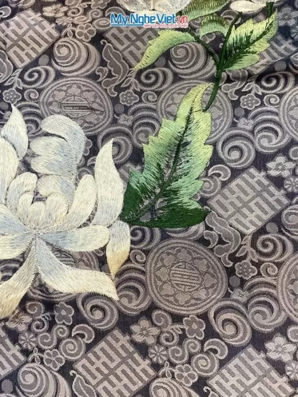 Khăn lụa Song Hỷ thêu hoa