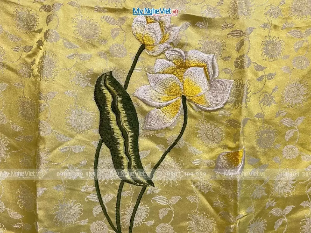 Khăn lụa thêu hoa sen họa tiết hoa hướng dương màu vàng nhạt 57x180cm MNV-KLTA45190-11 - Ảnh 3