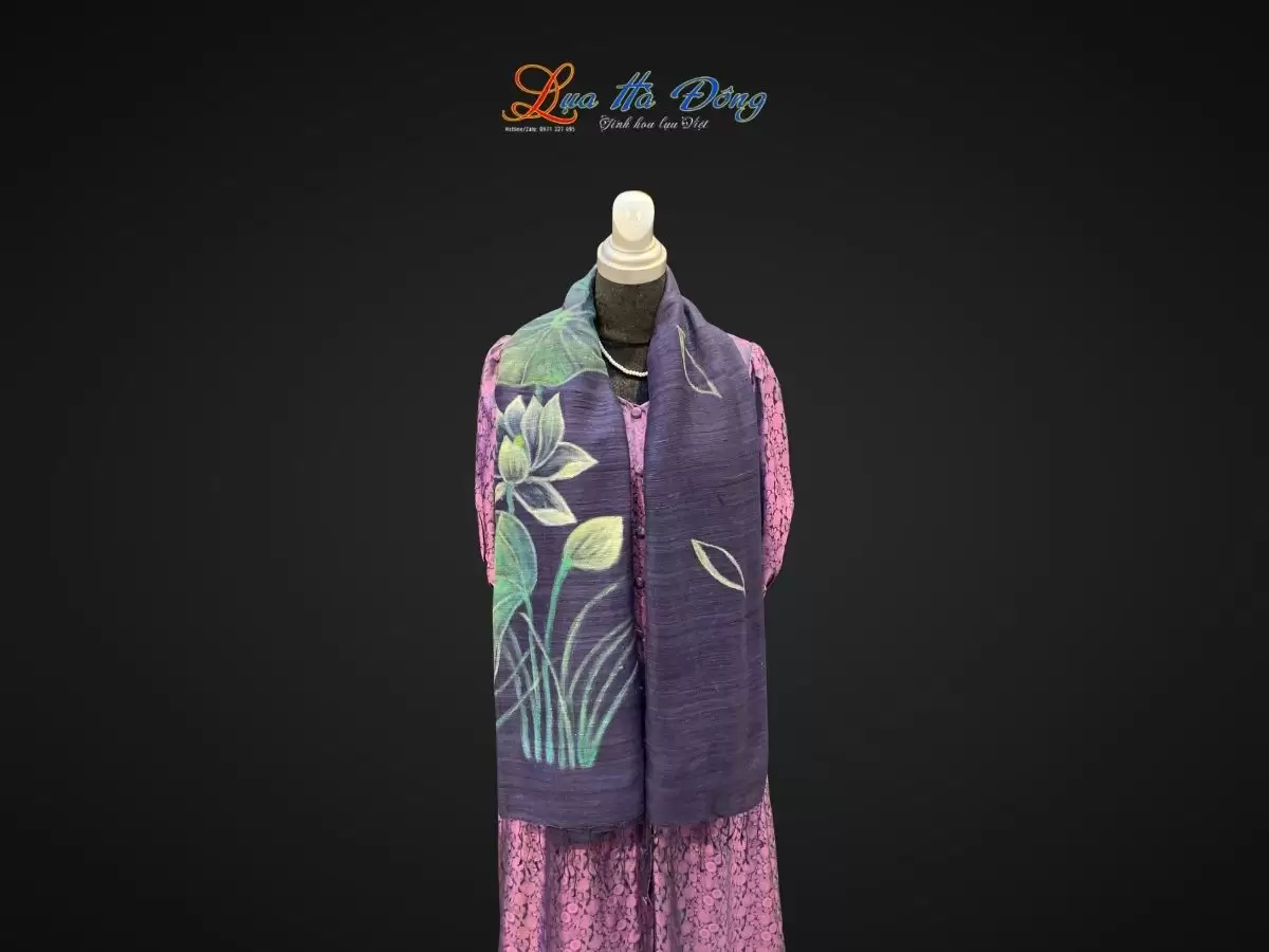 Khăn lụa Đũi xanh than vẽ sen 100% silk 80x180 tua rua KLTA80180/5 - Ảnh 2