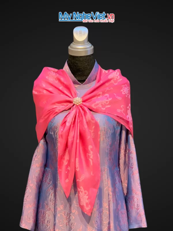 Khăn lụa vuông họa tiết sen tiên màu hồng thêu hoa 100x100 KLNL100-1