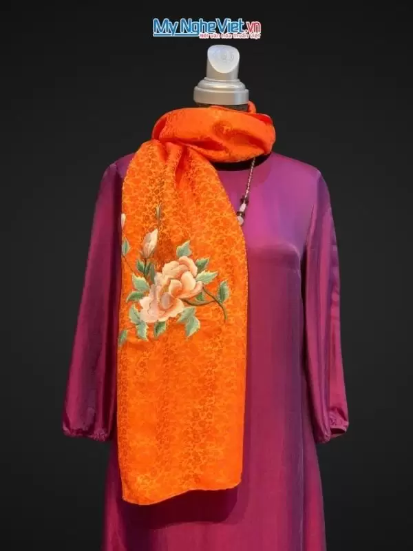 Khăn lụa thêu hoa họa tiết mai nhí màu cam