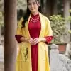 Khăn lụa tơ tằm thêu hoa màu vàng