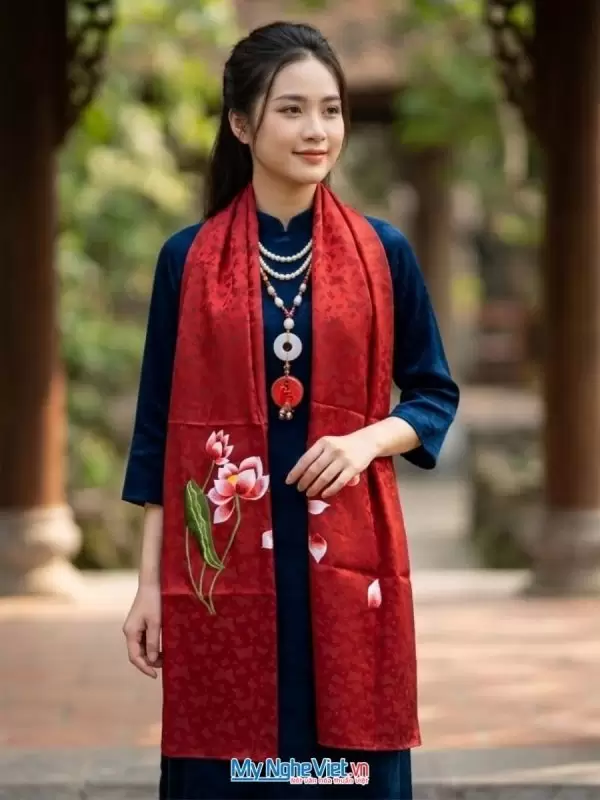 Khăn lụa tơ tằm thêu hoa
