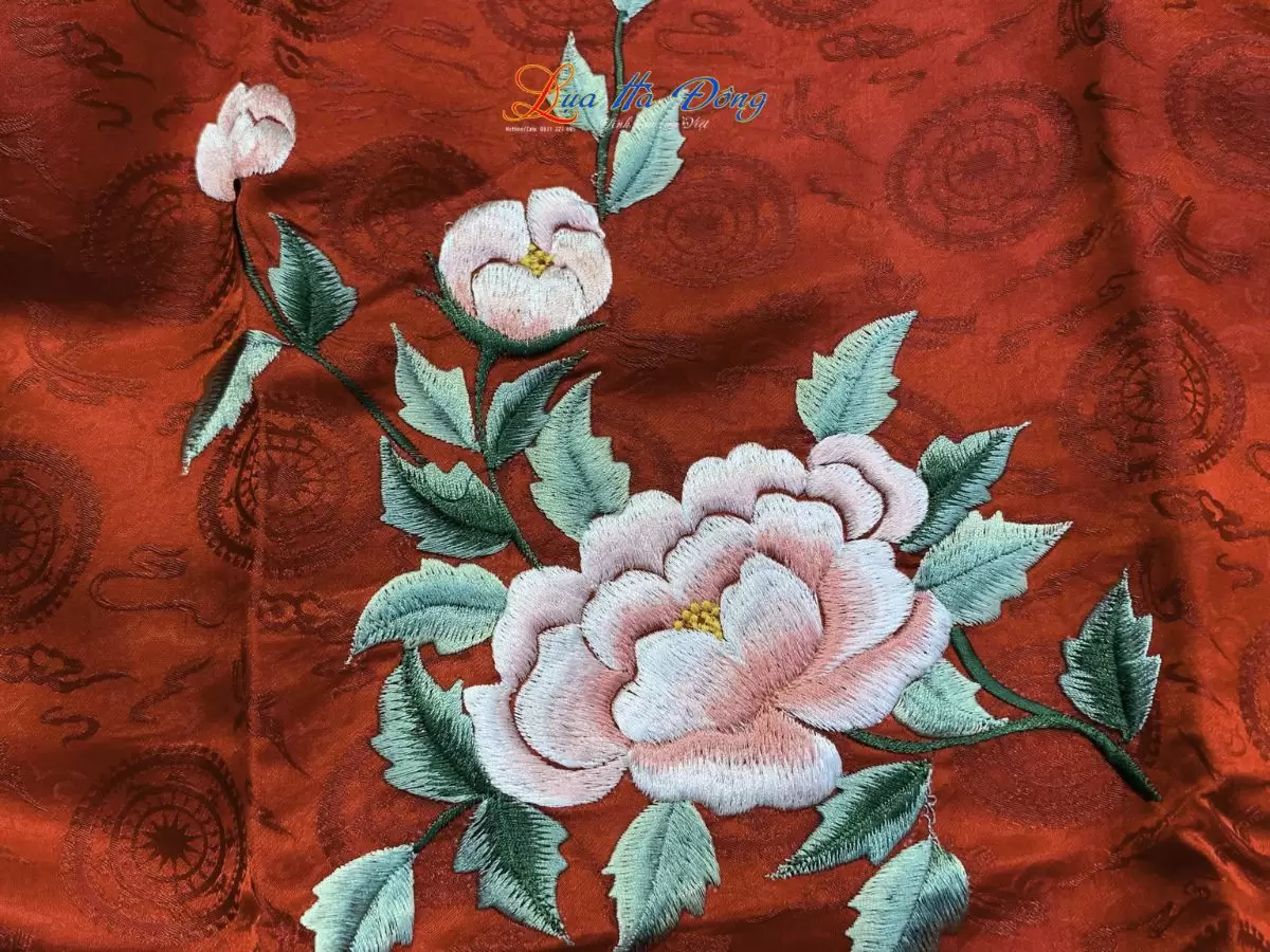 Khăn lụa thêu hoa hoa hồng đỏ họa tiết trống đồng màu đỏ 43x196cm MNV-KLTA43196 - Ảnh 2