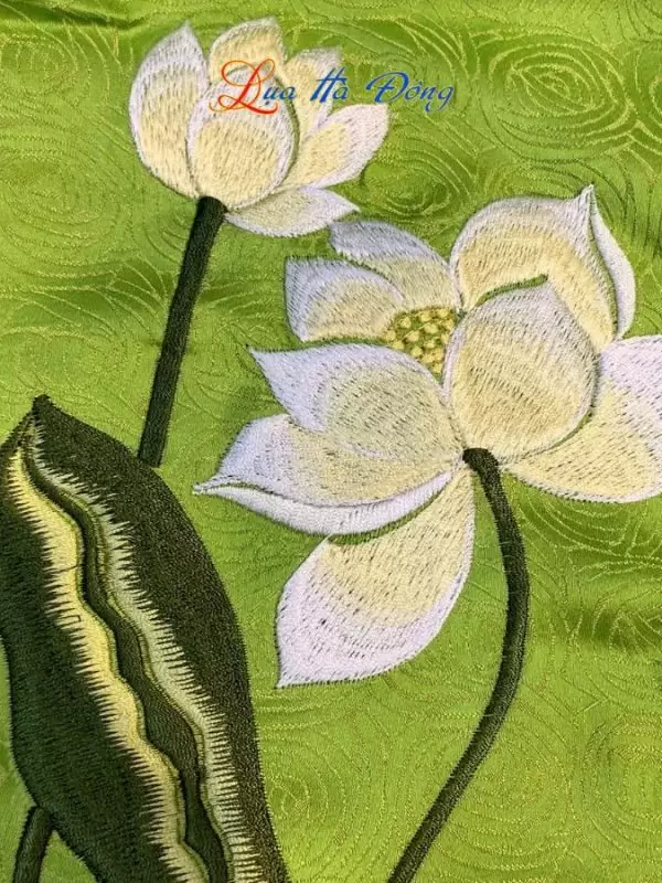 Alternative view of Khăn lụa thêu hoa sen họa tiết hoa xoáy màu xanh non 43x196cm MNV-KLTA43196-1