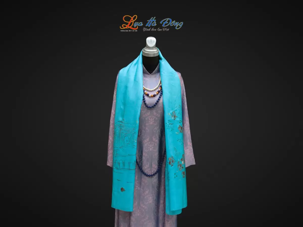 Khăn lụa tơ tằm vẽ chợ Bến Thành MNV-PT70180/10.5-1