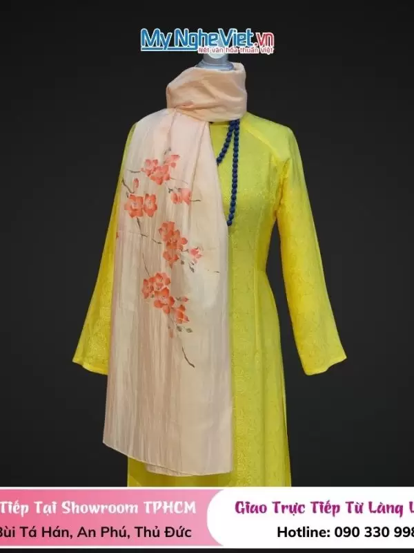 Alternative view of Khăn lụa tơ tằm vẽ tay 1 đầu may tay 70x180 PT70180T1-1