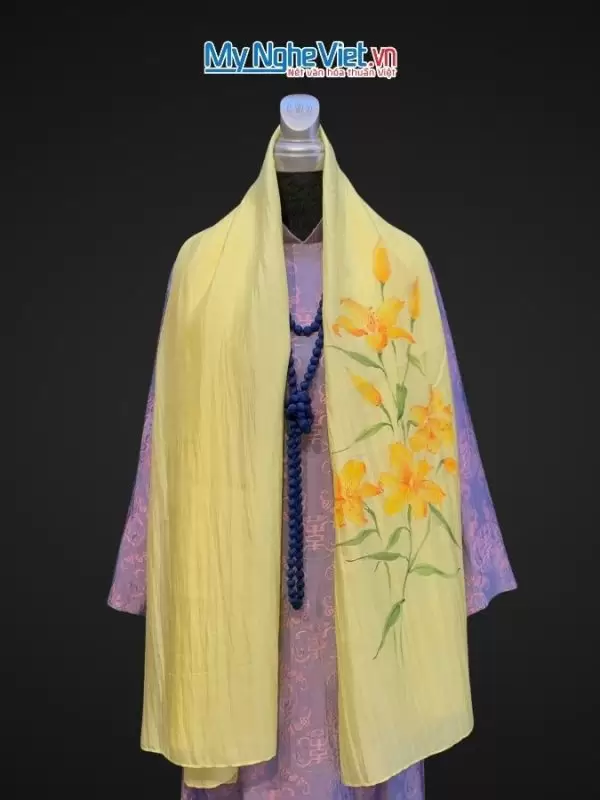 Alternative view of Khăn lụa tơ tằm vẽ tay 1 đầu may tay 70x180 PT70180T1-2