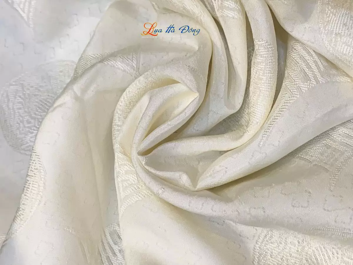 Khăn lụa vân cổ họa tiết lá cây màu kem 80x80 - KLNL80-3 - Ảnh 2