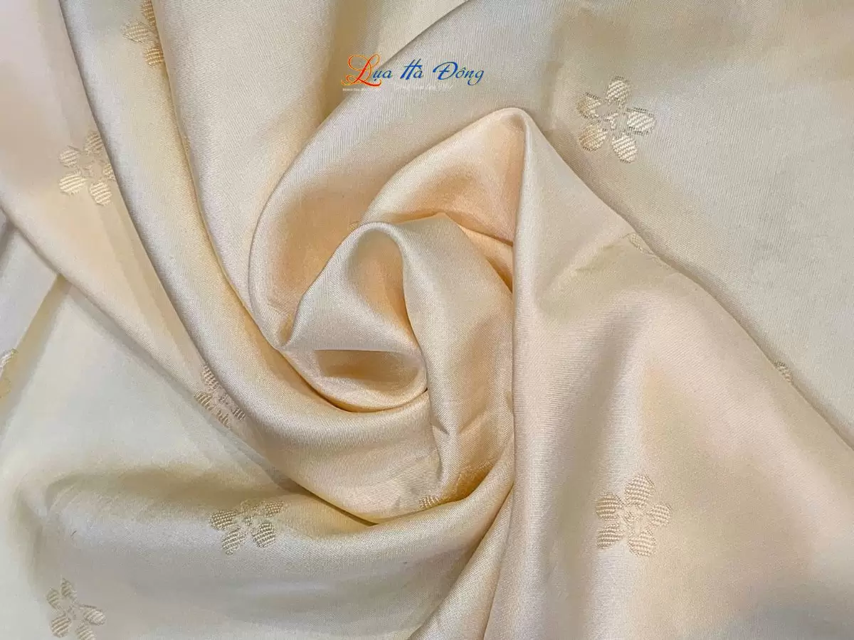 Khan-lua-van-co-hoa-tiet-nhieu-mau (4)