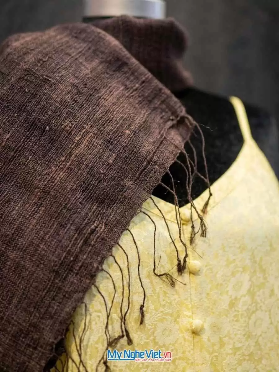 Khăn Lụa Tơ Tằm Trơn Màu Nâu Đen 85x180cm MNV-KLPT002-1 - Ảnh 5