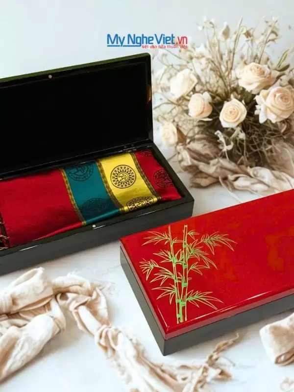 Combo Hộp sơn mài và khăn lụa Hà Đông