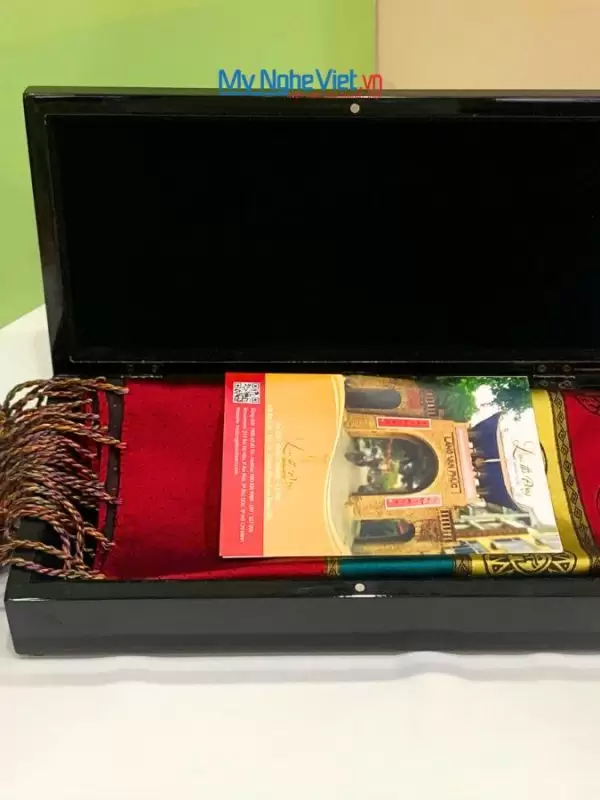 Combo Hộp sơn mài và khăn lụa Hà Đông