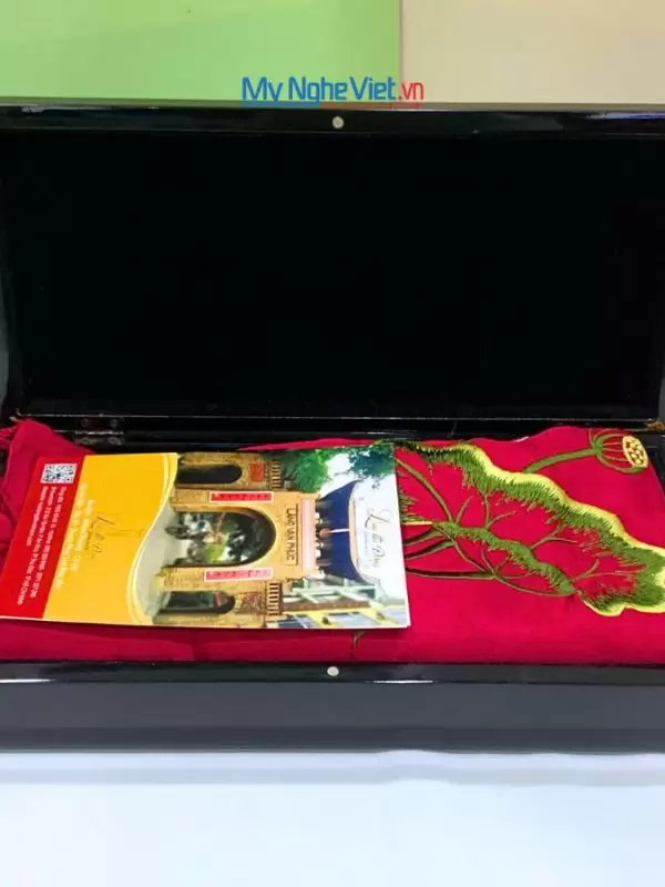 Combo Hộp sơn mài và khăn lụa Hà Đông