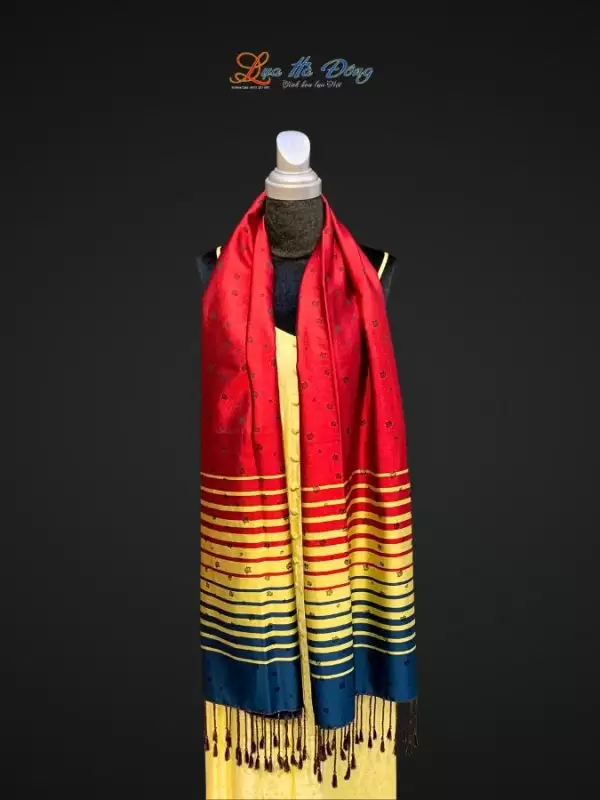 Khăn Lụa Lá Dâu