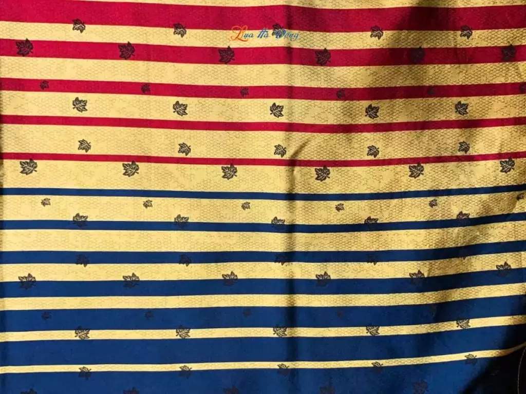 Khăn Lụa Lá Dâu