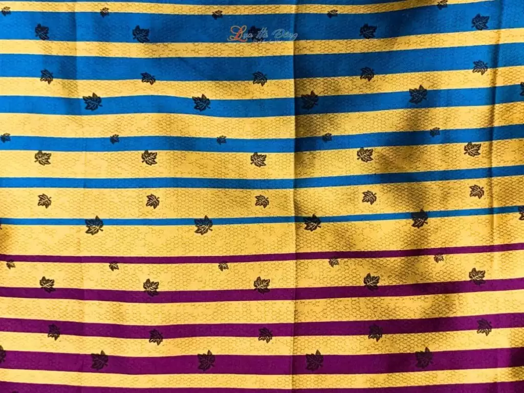 Khăn Lụa Lá Dâu