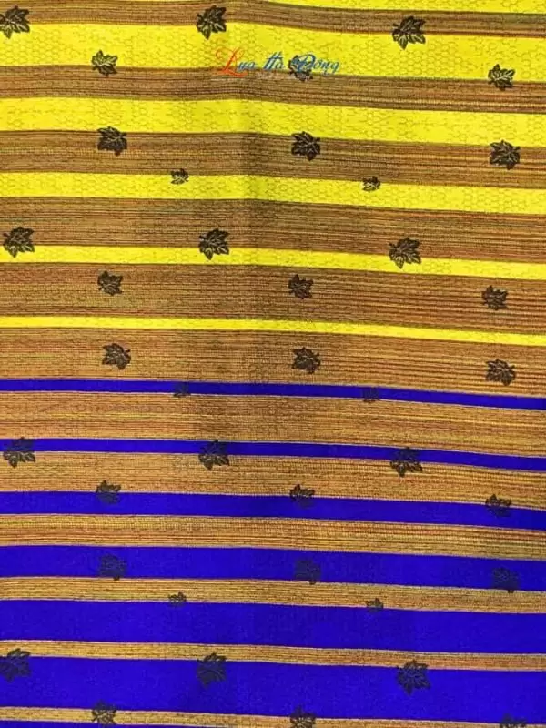 Khăn Lụa Họa Tiết Lá Dâu