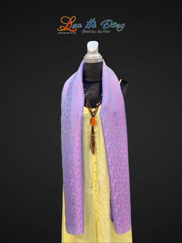 Khăn lụa dài họa tiết hồng thọ hồng xanh