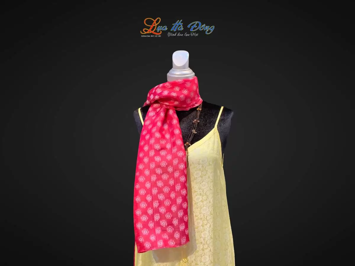 Khăn lụa dài họa tiết hoa đào đỏ