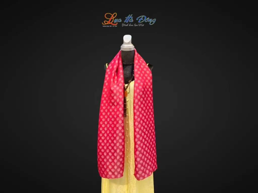 Khăn lụa dài họa tiết hoa đào đỏ