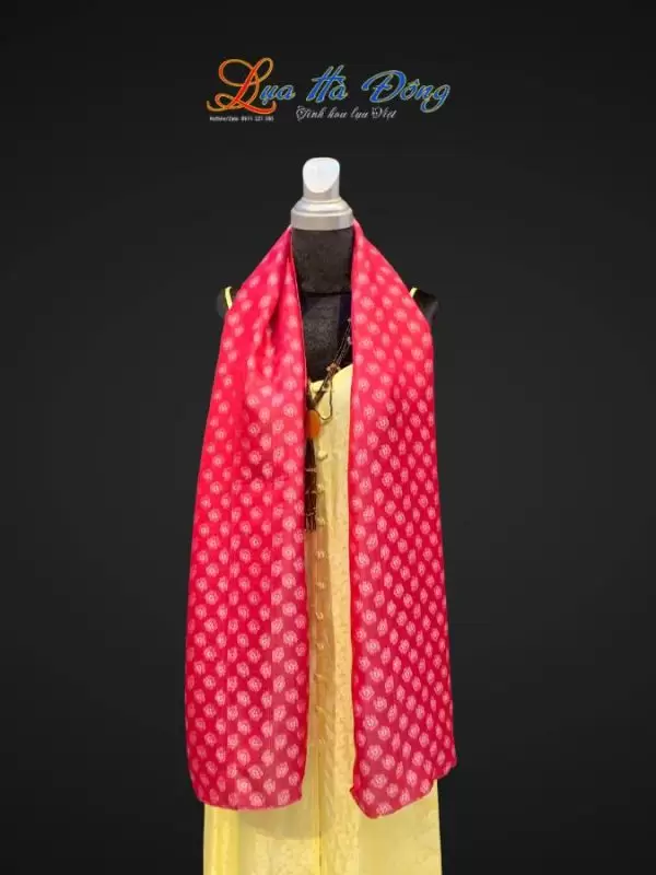 Khăn lụa dài họa tiết hoa đào đỏ