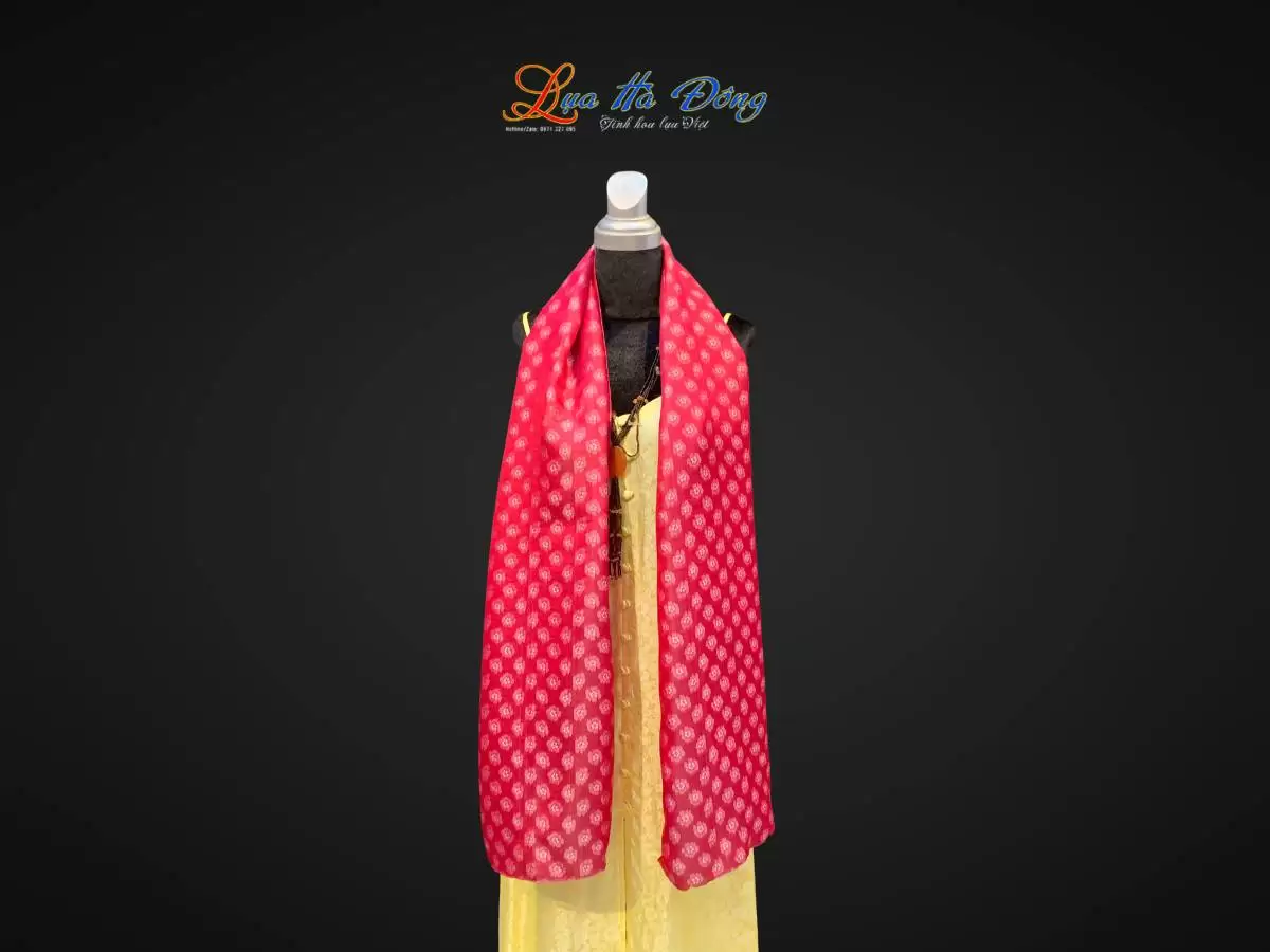 Khăn lụa dài họa tiết hoa đào đỏ