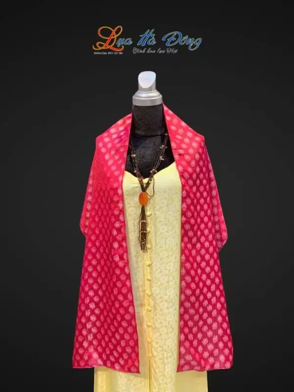 Khăn lụa dài họa tiết hoa đào đỏ