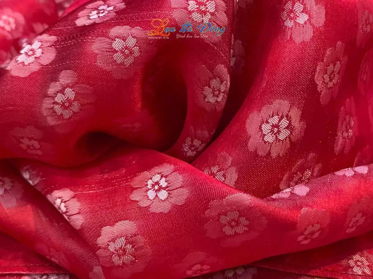 Khăn lụa dài họa tiết hoa đào đỏ