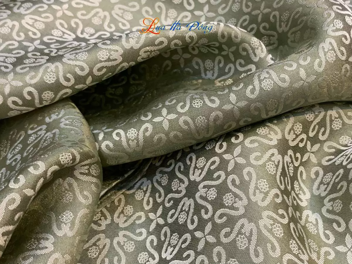 Khăn lụa dài họa tiết hoa thị xanh rêu