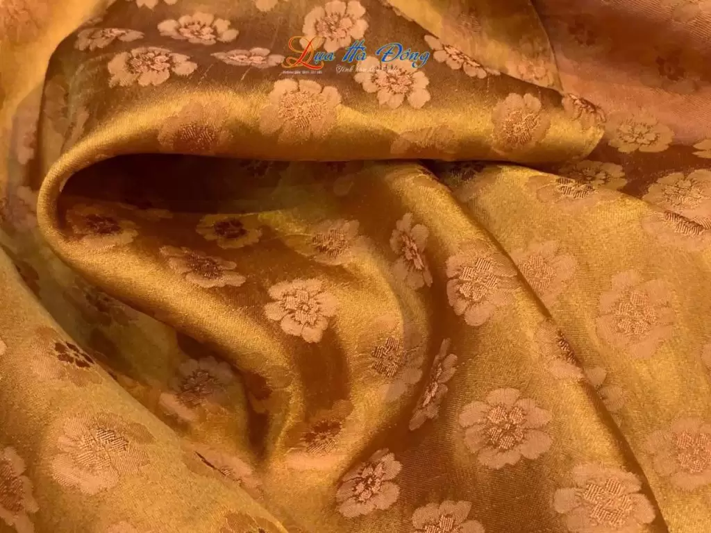 Khăn lụa dài họa tiết hoa đào vàng đồng