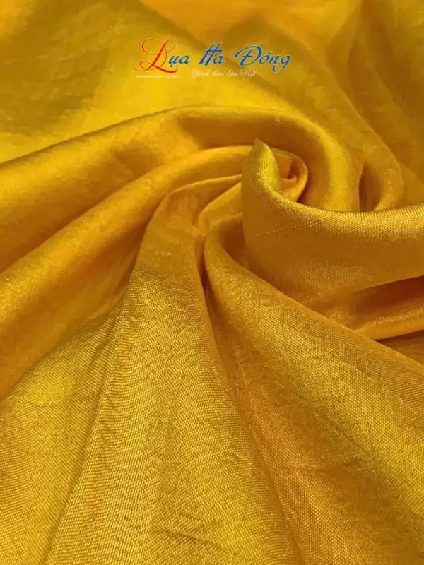 Khăn lụa tơ tằm màu vàng