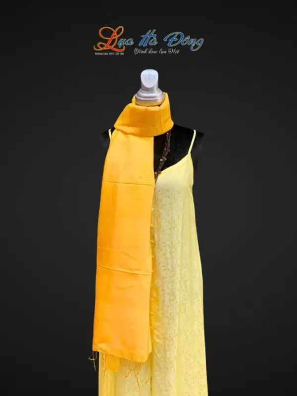 Khăn lụa tơ tằm màu vàng