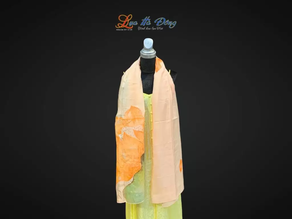 Khăn lụa tơ tằm vẽ tay hoa sen