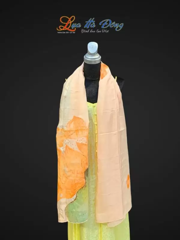 Khăn lụa tơ tằm vẽ tay hoa sen