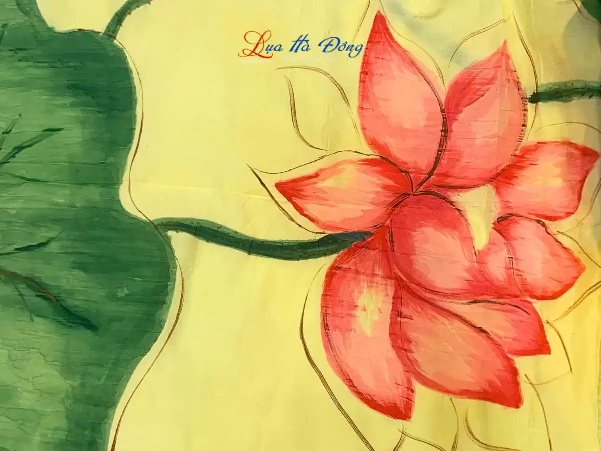 Khăn lụa tơ tằm vẽ tay hoa sen
