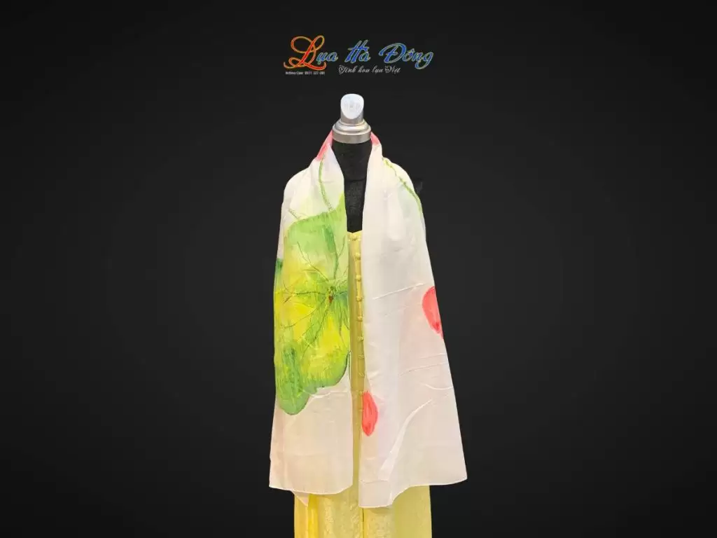 Khăn lụa tơ tằm vẽ tay hoa sen