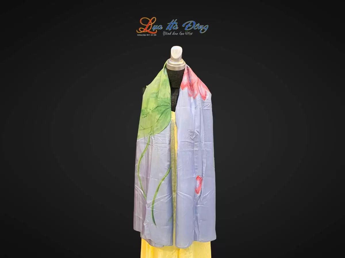 Khăn lụa tơ tằm vẽ tay hoa sen