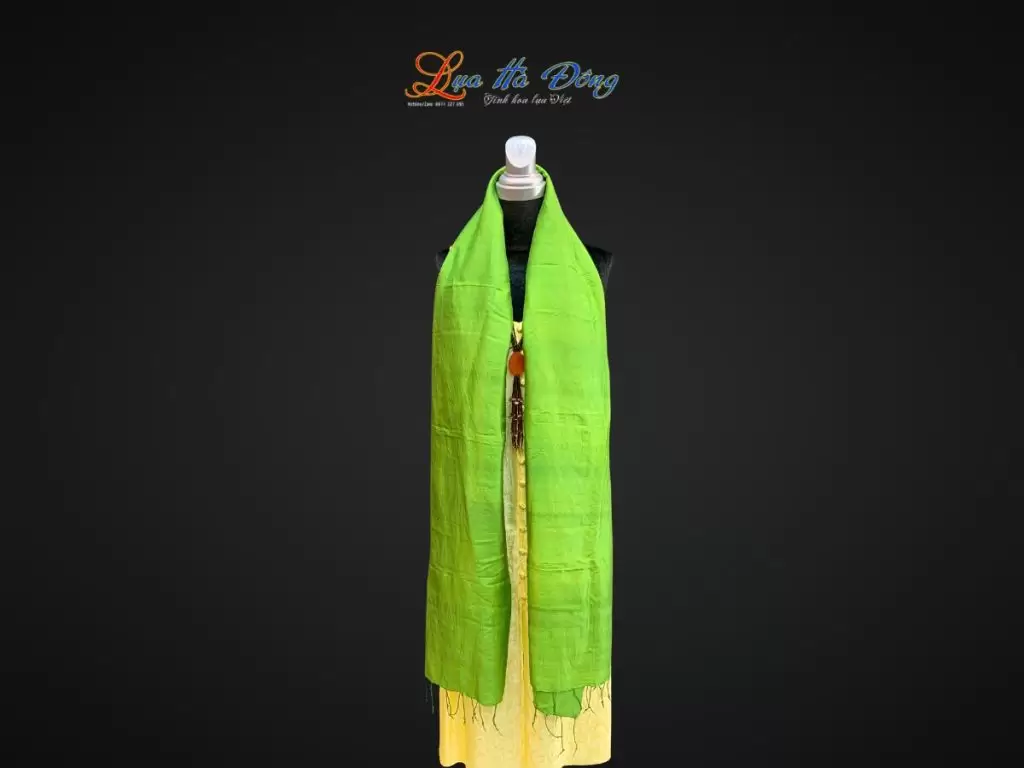 Khăn lụa tơ tằm màu xanh lá