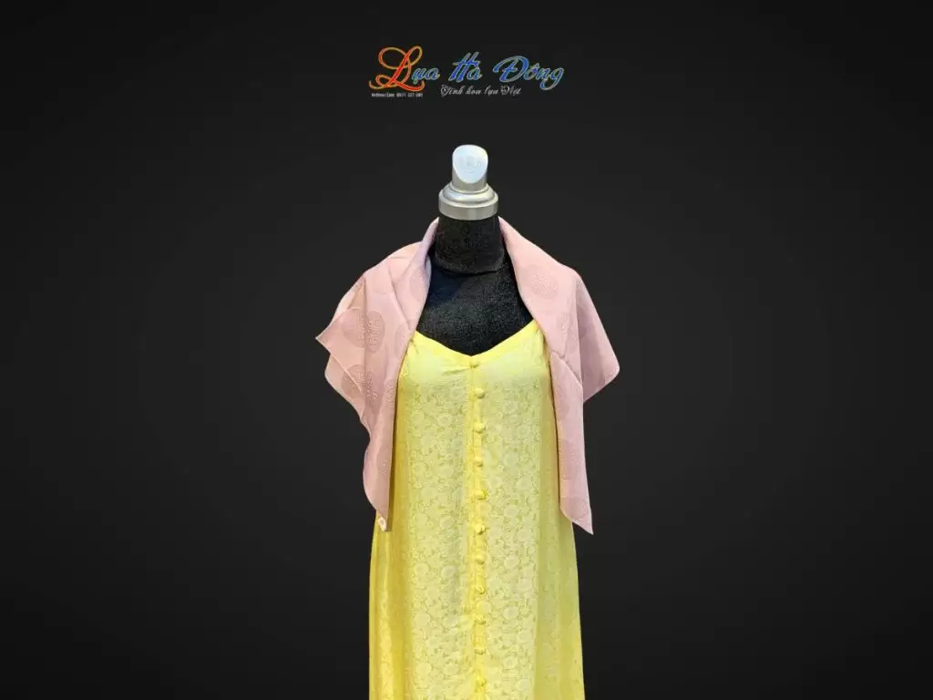 Khăn lụa vân cổ triện thọ