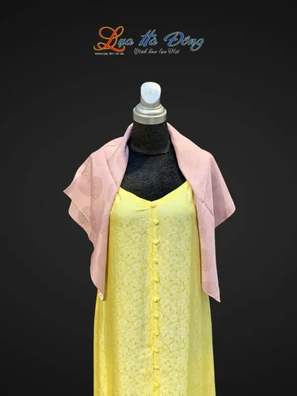 Khăn lụa vân cổ triện thọ