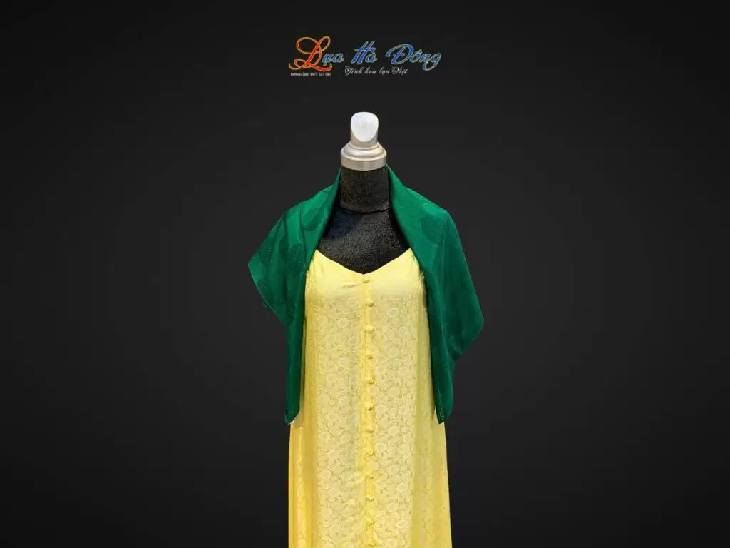 Khăn lụa vân cổ triện thọ