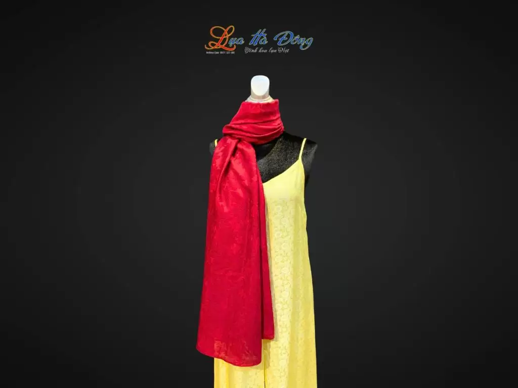 Khăn lụa vân cổ triện thọ