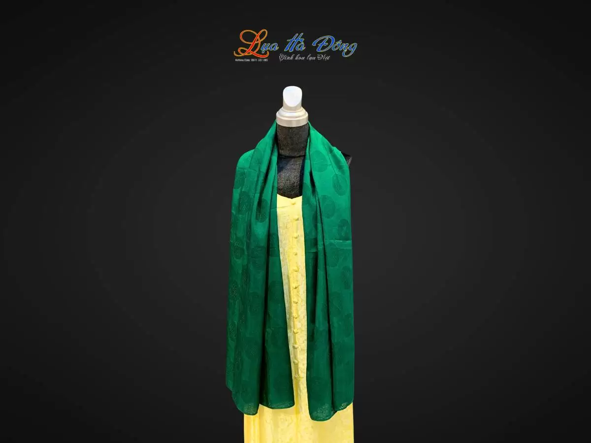 Khăn lụa vân cổ triện thọ