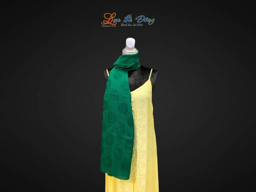 Khăn lụa vân cổ triện thọ