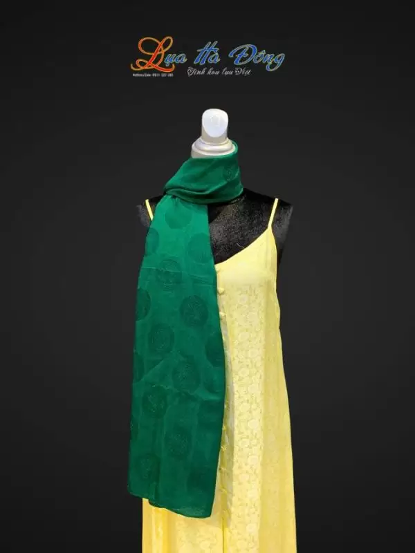 Khăn lụa vân cổ triện thọ