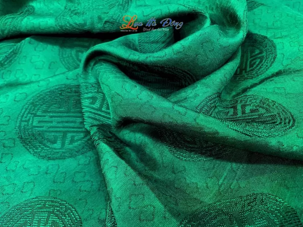 Khăn lụa vân cổ triện thọ