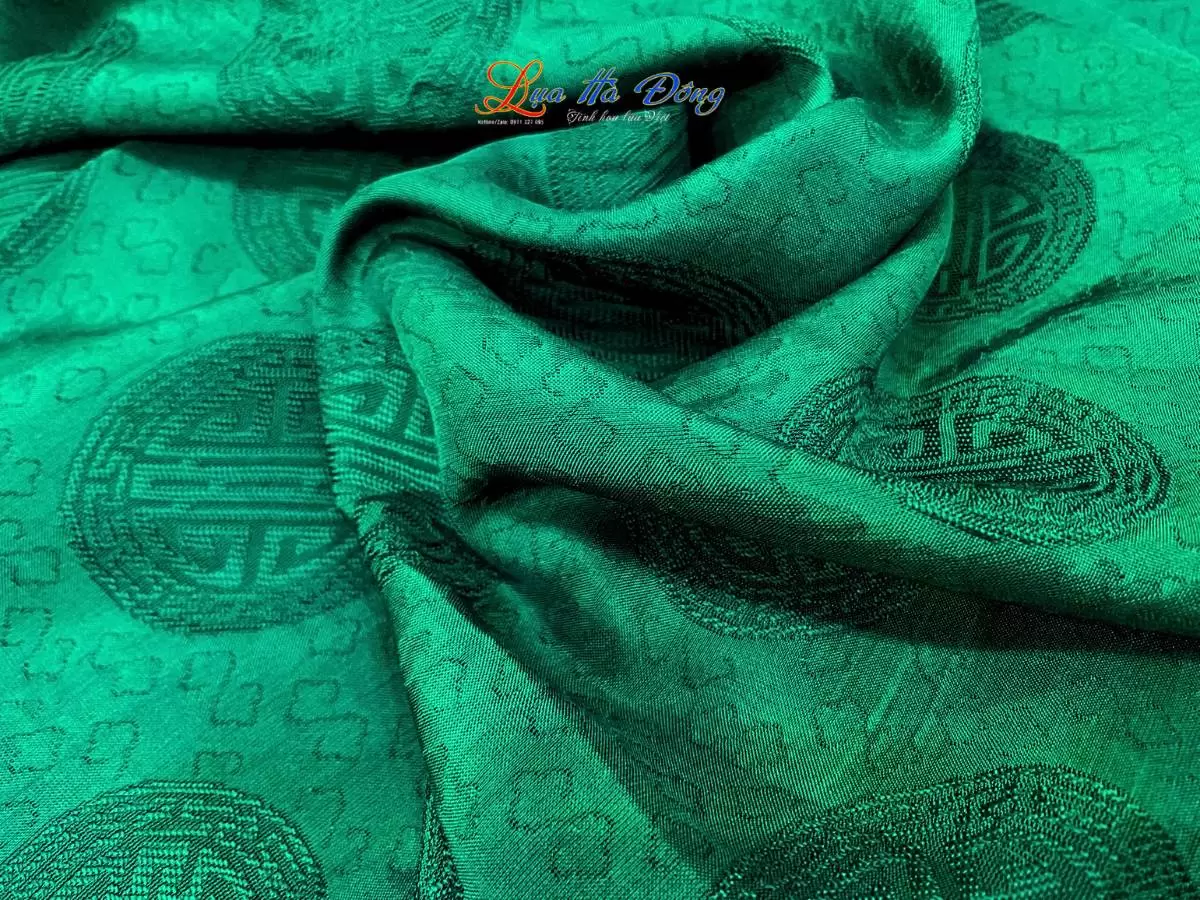 Khăn lụa vân cổ triện thọ