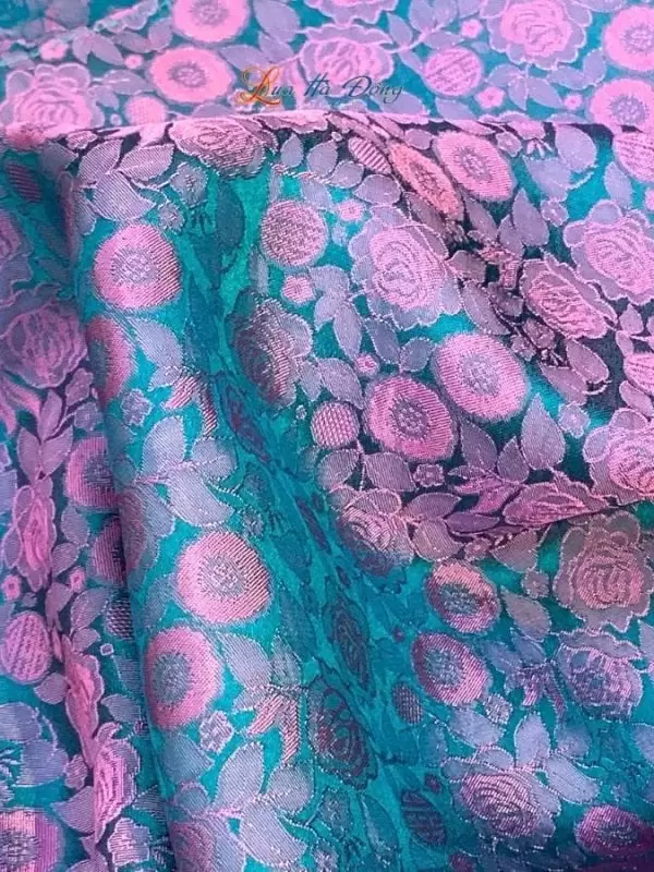 Khăn lụa vuông họa tiết hồng thọ tím xanh