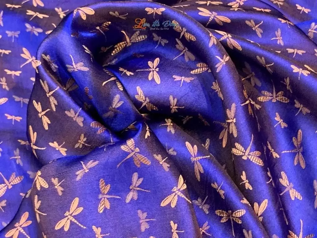 Khăn lụa vuông họa tiết chuồn chuồn xanh tím